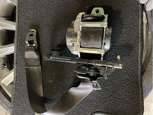 Ремені безпеки A2058600285 MERCEDES