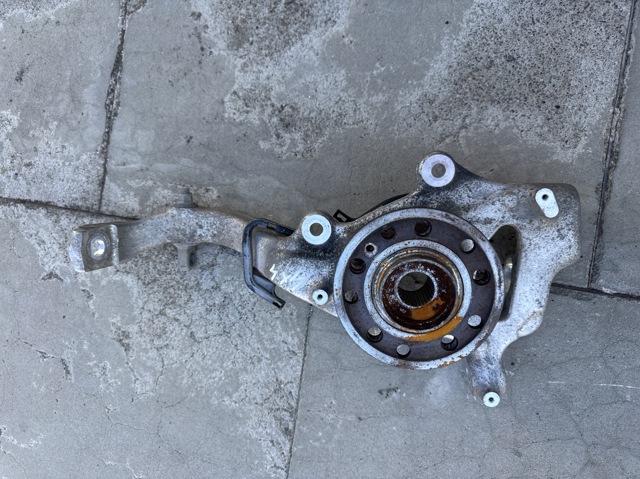 Цапфа поворотного кулака A2133325100 MERCEDES