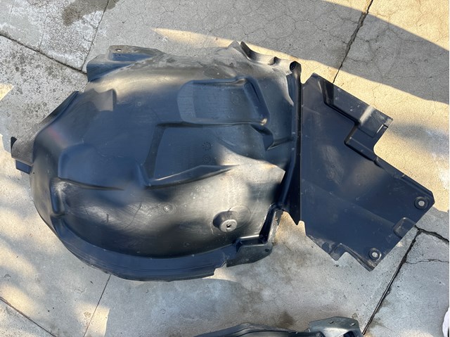 Підкрилок переднього крила, лівий задній A2536910303 MERCEDES