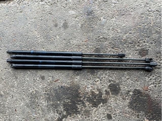 Амортизатор кришки багажника A2539800164 MERCEDES