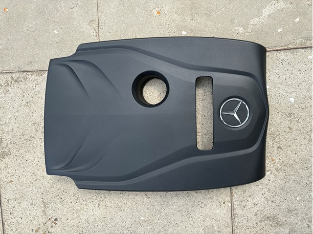 Кришка двигуна декоративна A2740106707 MERCEDES
