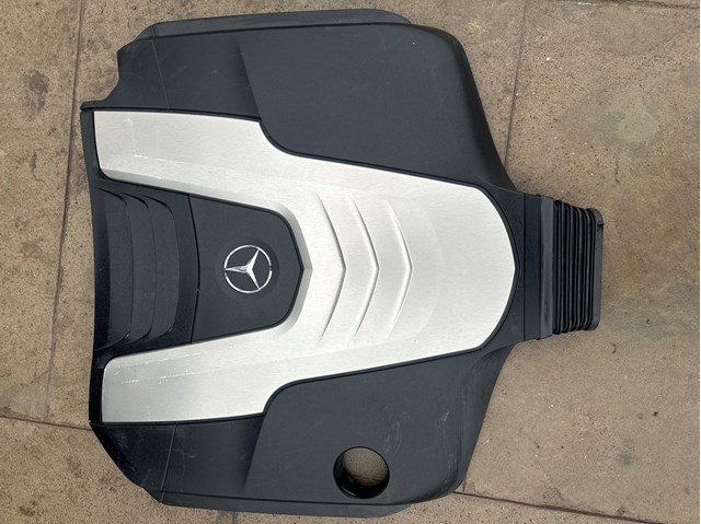 Кришка двигуна декоративна A6420108309 MERCEDES
