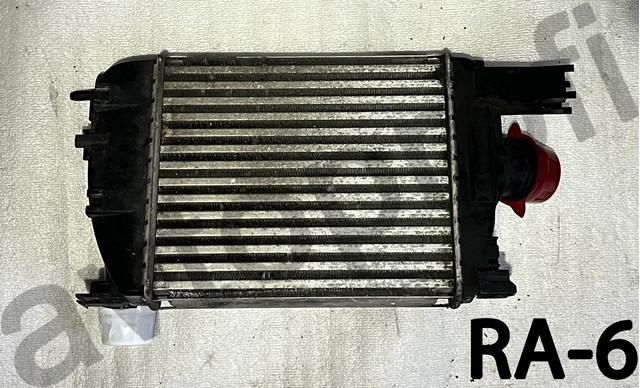 Радіатор інтеркулера 144963014R RENAULT