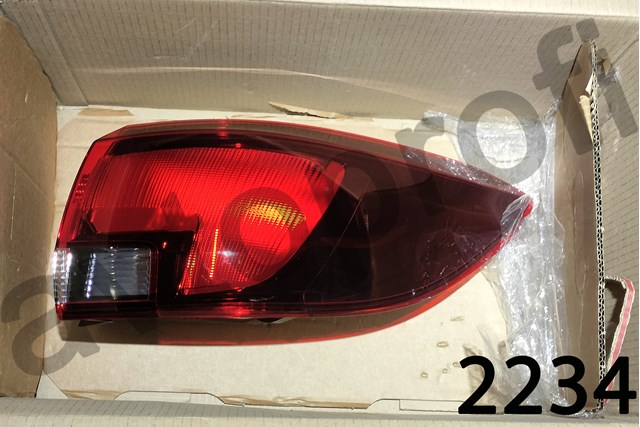Фара задня права зовнішня 39077375 PEUGEOT