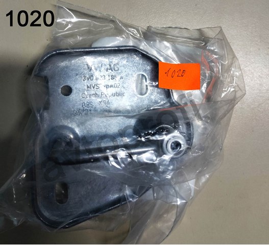 Стояк-гак замка капота 3V0823185A VAG