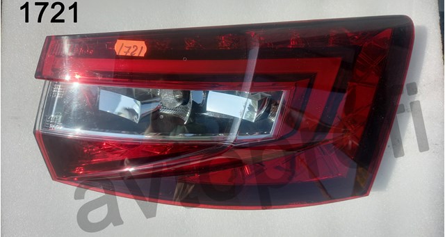 Фара задня права зовнішня 3V9945208 VAG