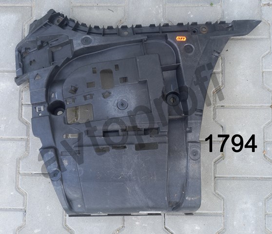 Кронштейн бампера заднього, правий 51128076818 BMW