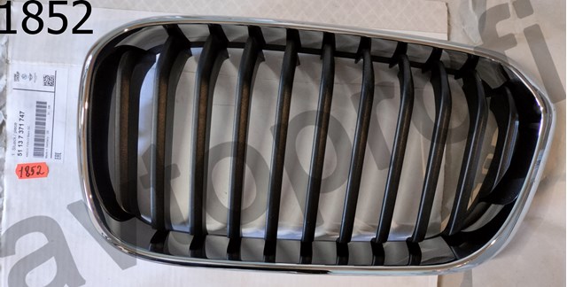 Решітка радіатора ліва 51137371747 BMW