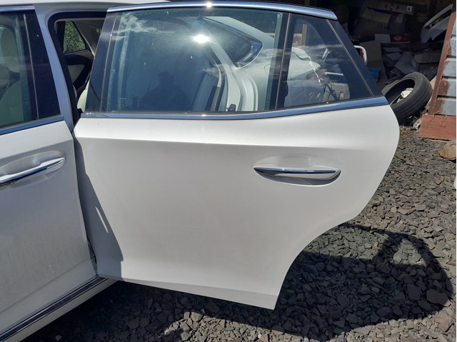Двері задні 6700450120 TOYOTA