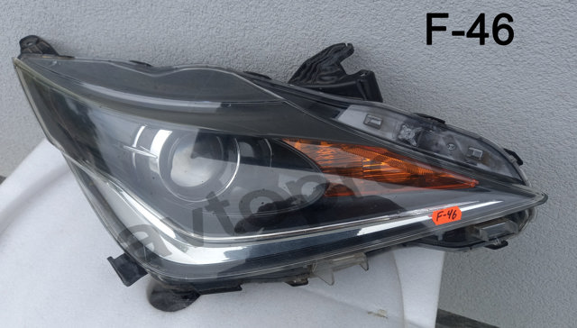 Фара комбінована, передня 811300H131 TOYOTA