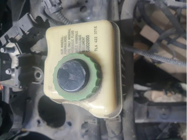 Бачок гідропідсилювача 7L6422371E VAG