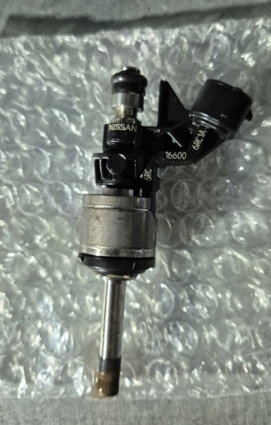 Форсунка вприску палива 166006RC1C NISSAN