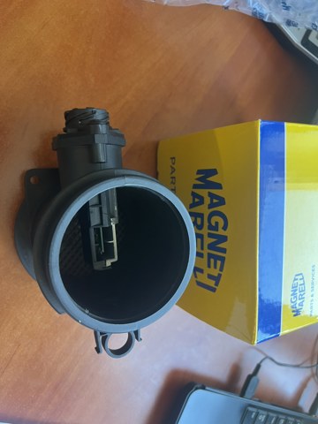 Датчик потоку повітря AMMQ19815 MAGNETI MARELLI