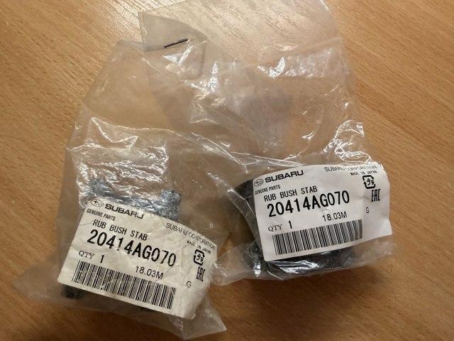 Подушка стабілізатора передня 20414AG070 SUBARU