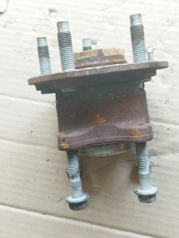 Підшипник задньої маточини 13524088 GM