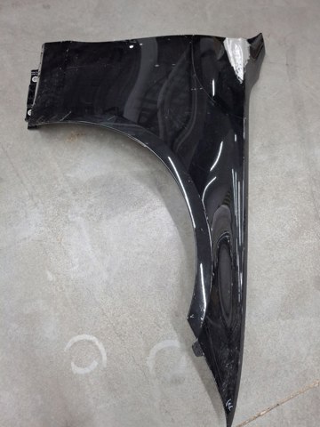 Переднє праве крило 2238800200 MERCEDES