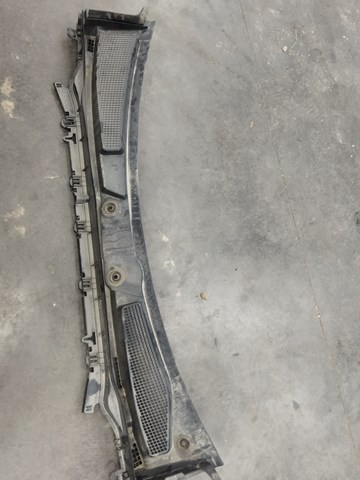 Водостік лобового скла, жабо 2478302900 MERCEDES