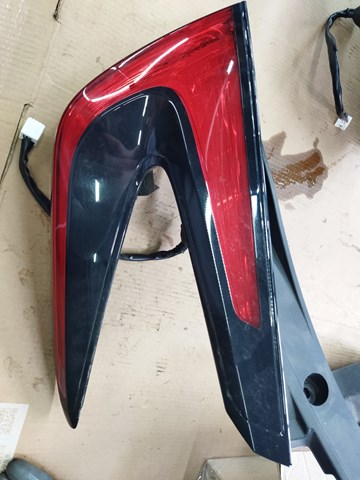 Задні ліхтарі 265505SA1A NISSAN