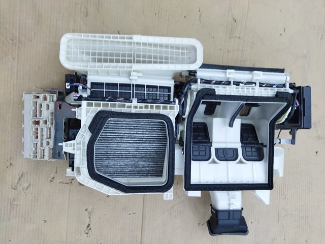 Корпус печі в зборі 271105MR3C NISSAN