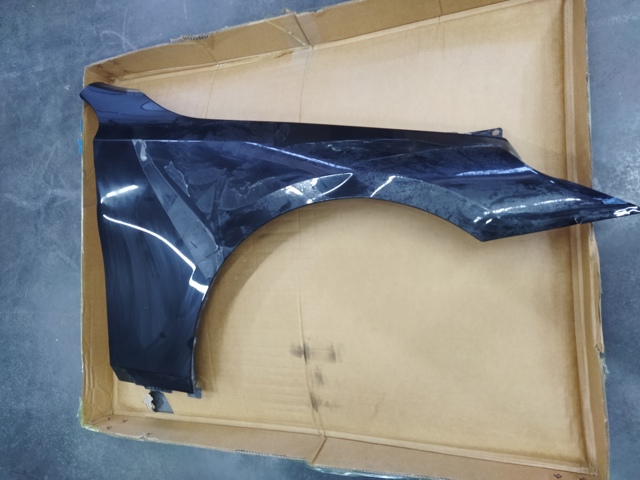 Переднє праве крило 41359633624 BMW