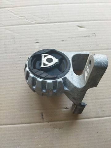 Задня подушка двигуна 42749056 GM