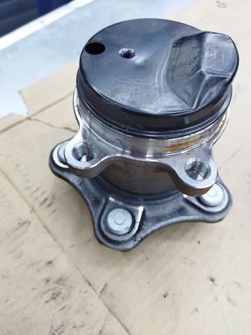 Маточина заднього колеса 432025SN0A NISSAN