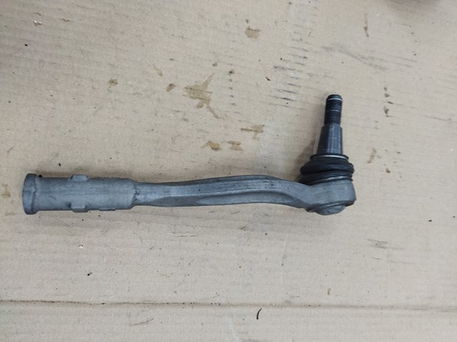 Наконечник рульовий 4M0423812D VAG