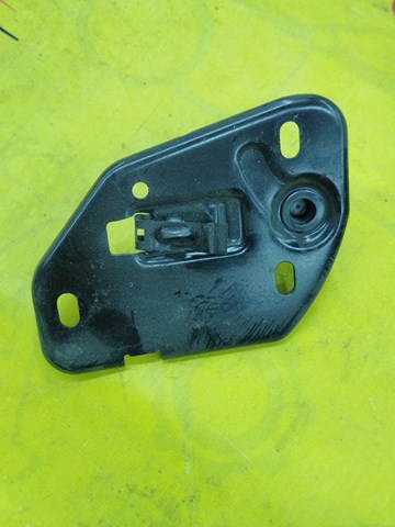 Стояк-гак замка капота 4M8823186D VAG