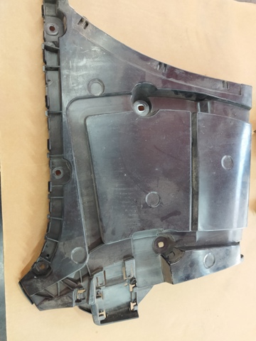 Кронштейн бампера заднього, правий 51128066722 BMW