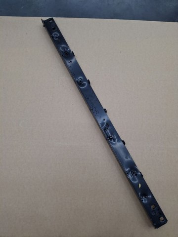 Кронштейн замку капоту 51647421704 BMW