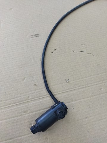 Насос омивача скла переднього 8533033070 TOYOTA