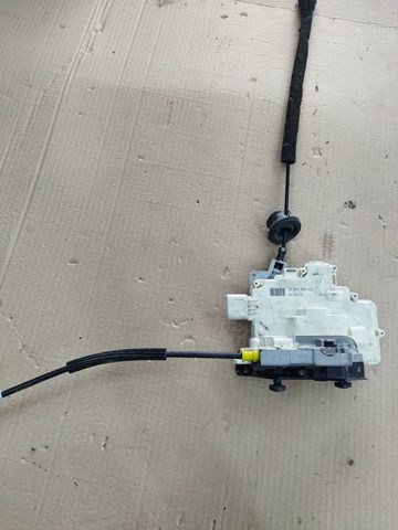 Замок задньої двері, лівої 8K0839015 VAG