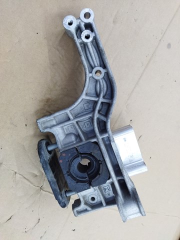 Кронштейн передньої балки 9J1413358A PORSCHE