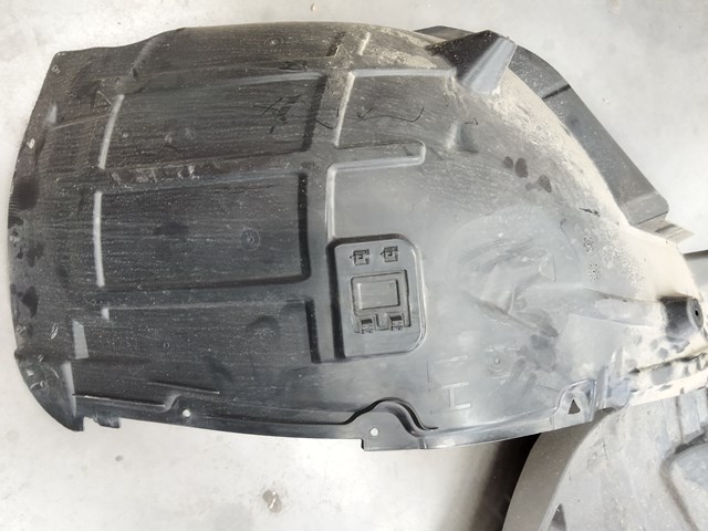 Підкрилок переднього крила, лівий передній A2966900700 MERCEDES