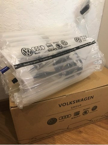 Насос занурювальний в баці 8K0919051AD VAG