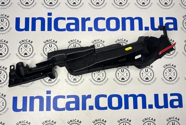 Заглушка жабо збоку 8W0821169C VAG