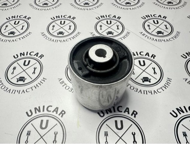 Сайлентблок переднього нижнього важеля 97034124521 PORSCHE