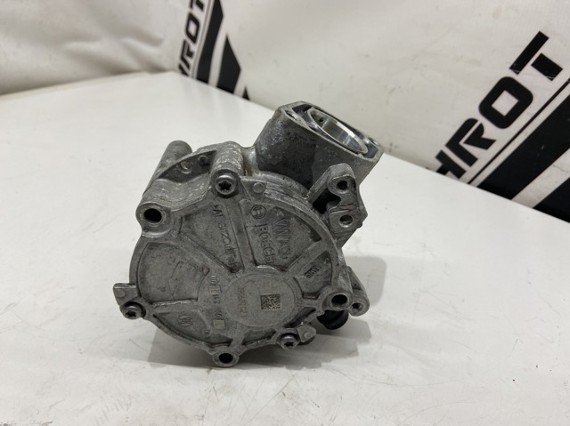 Насос вакуумний 06L145100L VAG
