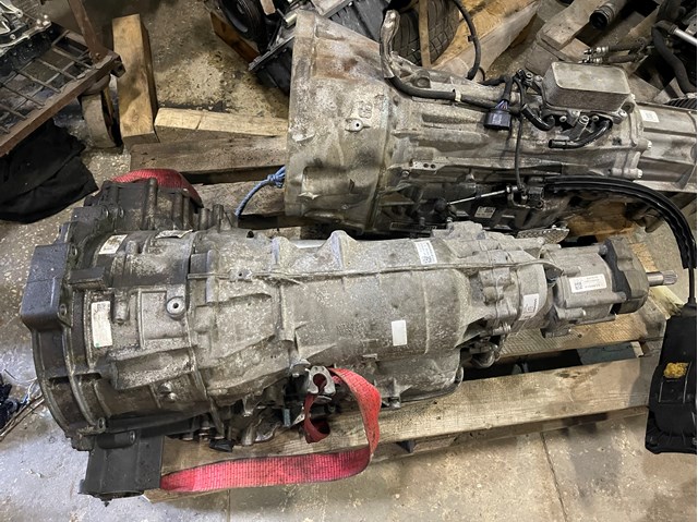 Автоматична коробка передач 0BK300038A VAG