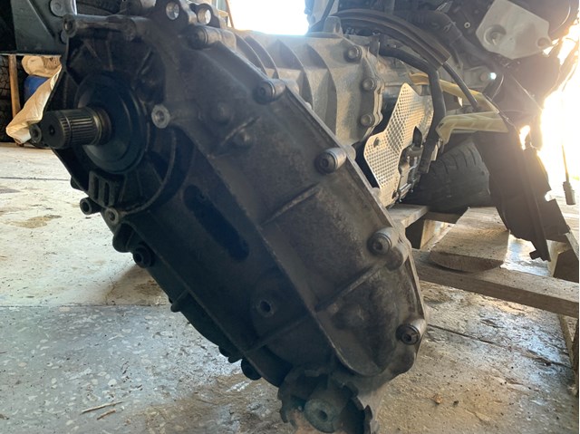 Коробка роздавальна в зборі 0BU341010Q VAG