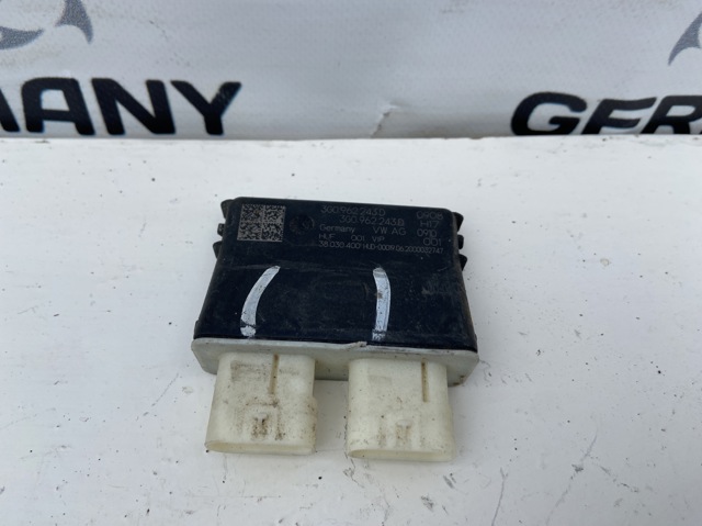 Блок управління відкриття кришки багажника 3G0962243D VAG