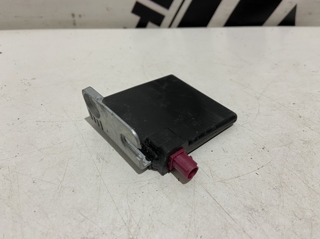 Антена GPS 3G9035534 VAG