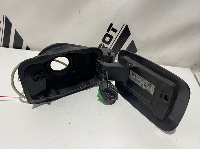 Заливна горловина бензобака 4G8809906 VAG
