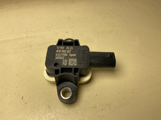 Датчик AIRBAG передній 4H0955557 VAG