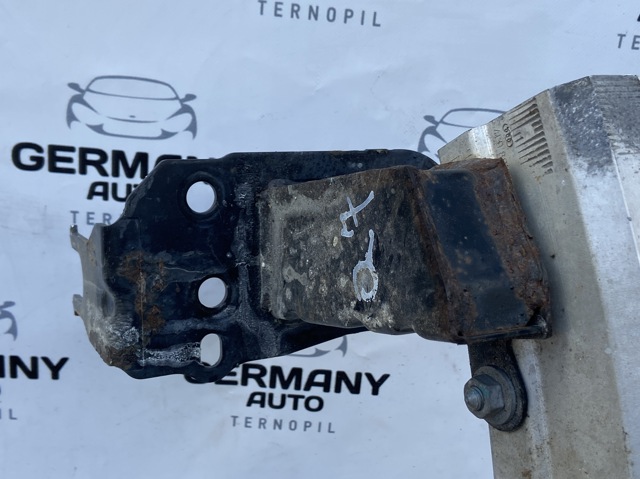Кронштейн підсилювача переднього бампера 4L0807133A VAG