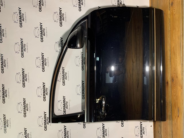 Дверка передня права 4L0831052 VAG