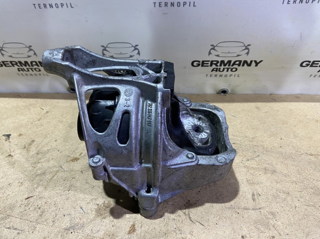 Права подушка мотора 4M0199372FC VAG
