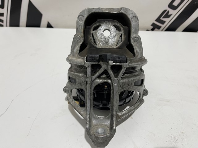 Права опора двигуна 4M0199372FE VAG