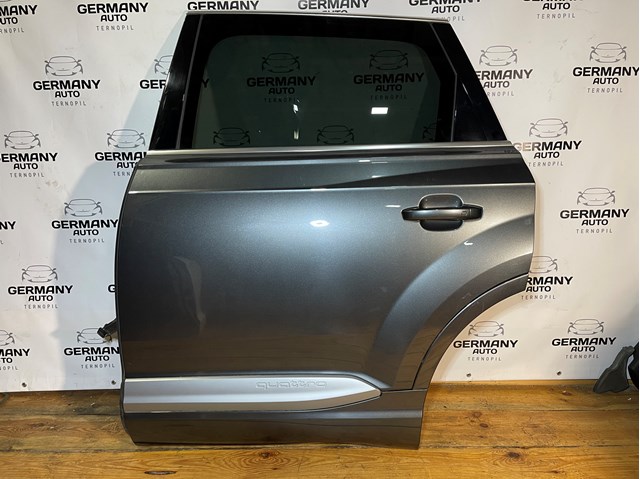 Двері пасажирськи задні ліві 4M0833051E VAG