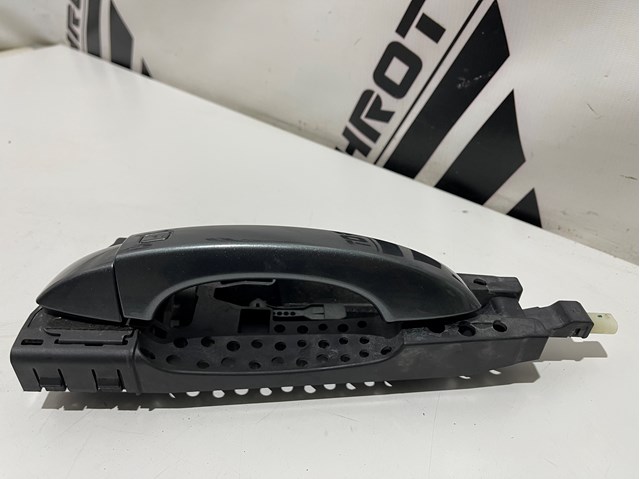Тримач зовнішньої ручки дверей, лівих дверей 4M0837885A VAG